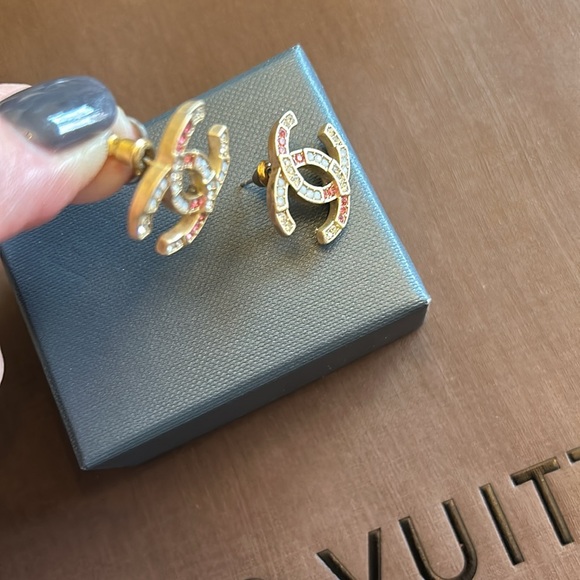 Authentic Chanel Earrings! Real diamonds and gemstones. - Picture 7 of 9